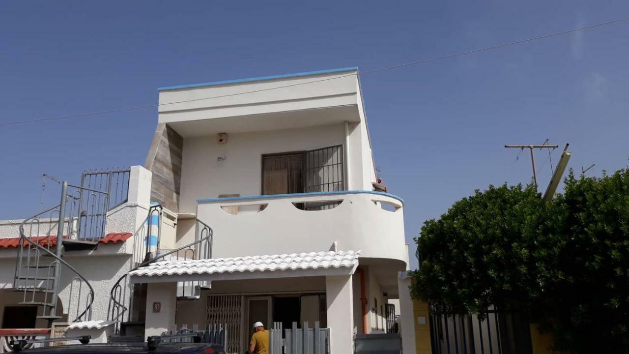 Villino Celeste Fronte Spiaggia Torre Lapillo Eksteriør bilde