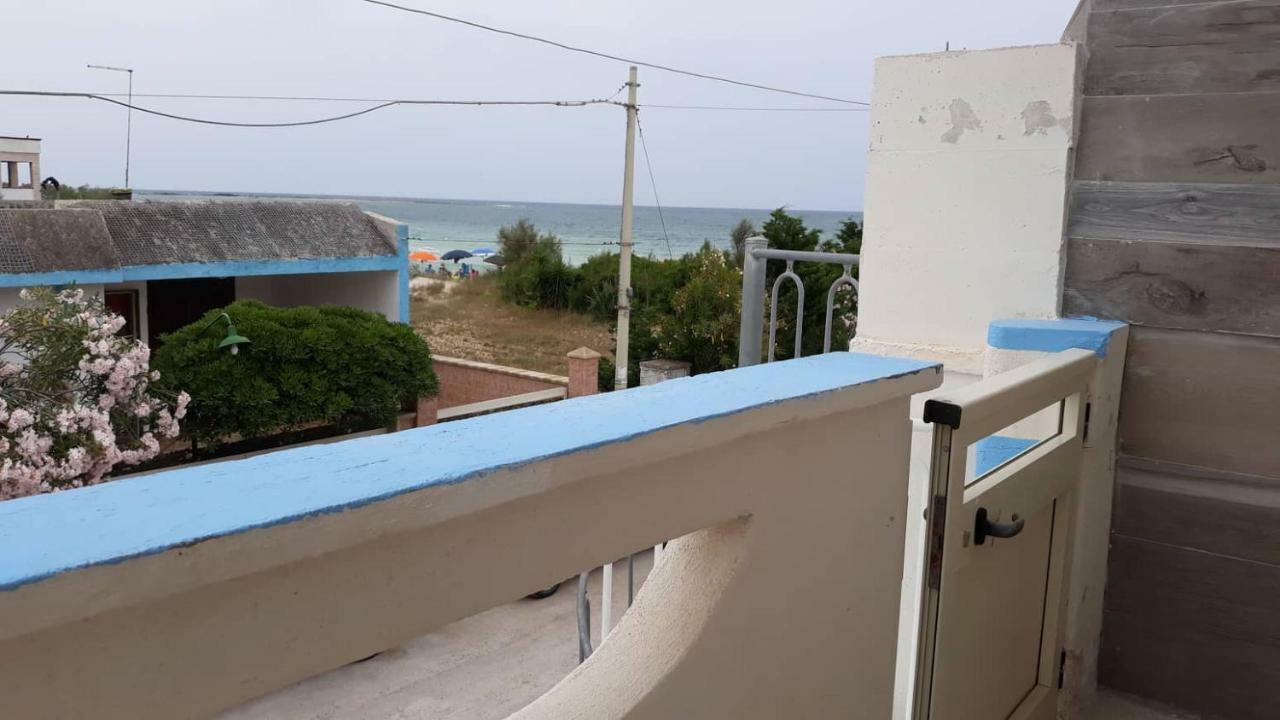Villino Celeste Fronte Spiaggia Torre Lapillo Eksteriør bilde