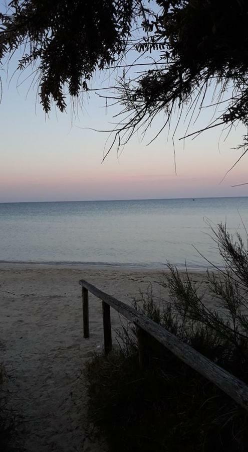 Villino Celeste Fronte Spiaggia Torre Lapillo Eksteriør bilde