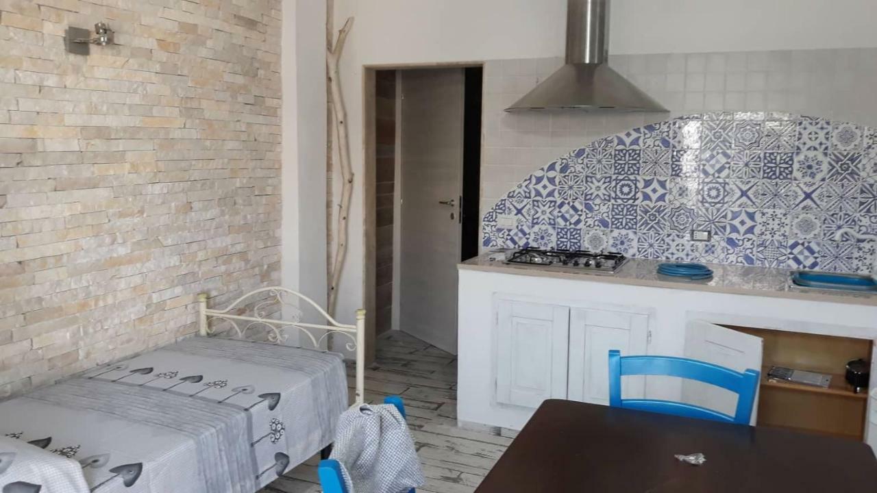 Villino Celeste Fronte Spiaggia Torre Lapillo Eksteriør bilde